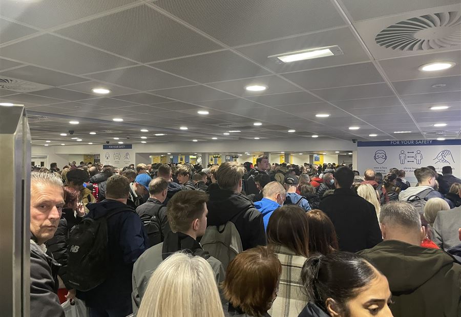 "ناجيان من حفل نوفا"... توقيف إسرائيليَين في مطار مانشستر