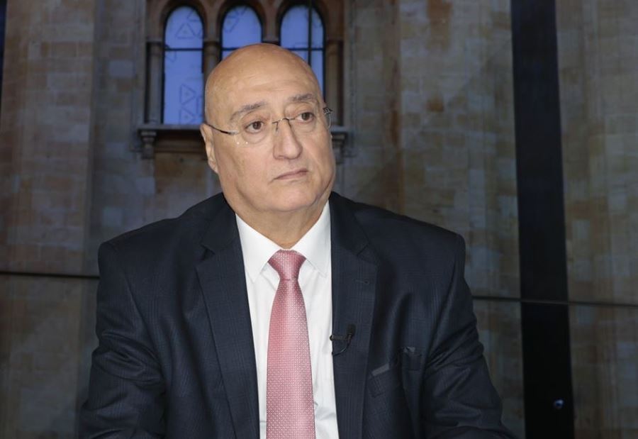 "فضيحة تزويريّة ضخمة"... جوزيف أبو فاضل: ناشدنا المدير مراراً!