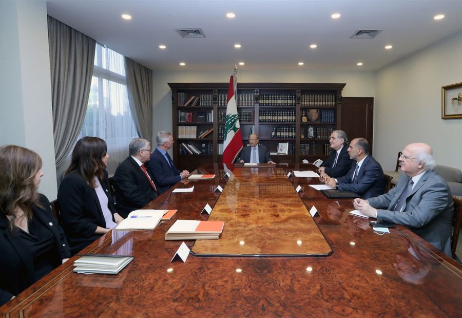عون: لبنان متمسك بعودة النازحين عون: لبنان متمسك بعودة النازحين