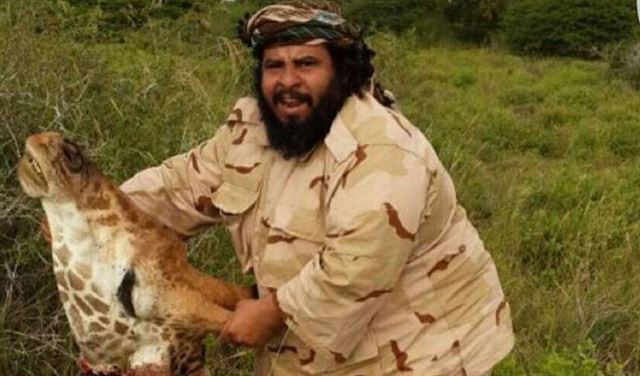 ذابح الزرافة يرد على منتقديه: الفيل هدفي القادم