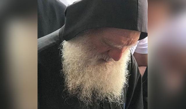 راهب أنطوني جديد يترك العالم ليلتحق بالحياة النسكية