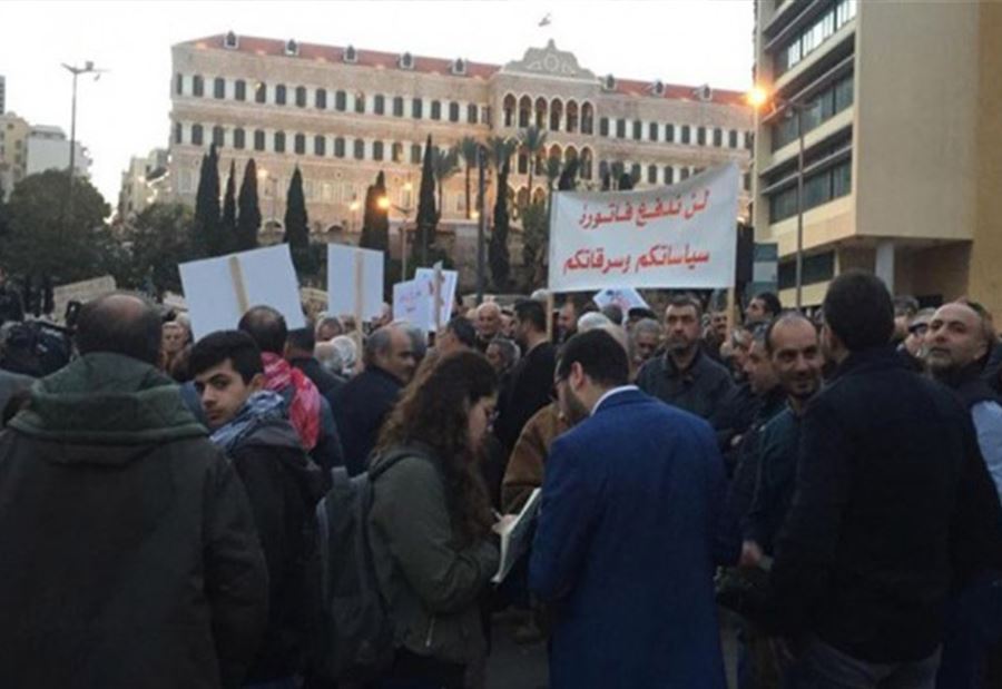 العسكريون المتقاعدون والاساتذة... 