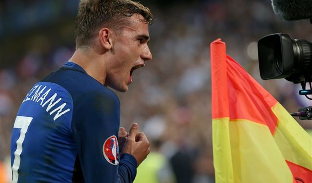 غريزمان ينهي صيامه عن التسجيل أمام إيبار غريزمان ينهي صيامه عن التسجيل أمام إيبار