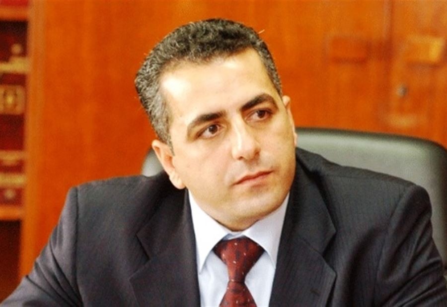 كركي يفسخ التعاقد مع 3 أطباء ومختبر 