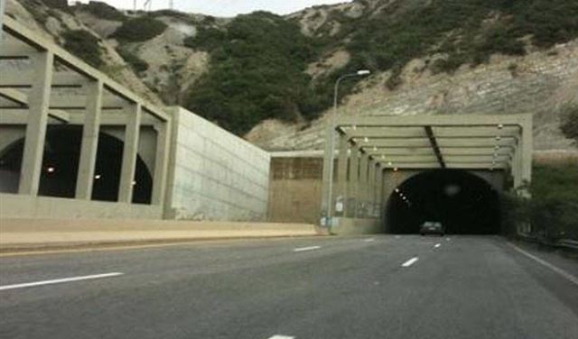 الكشف على الجثة المرمية عند نفق شكا 