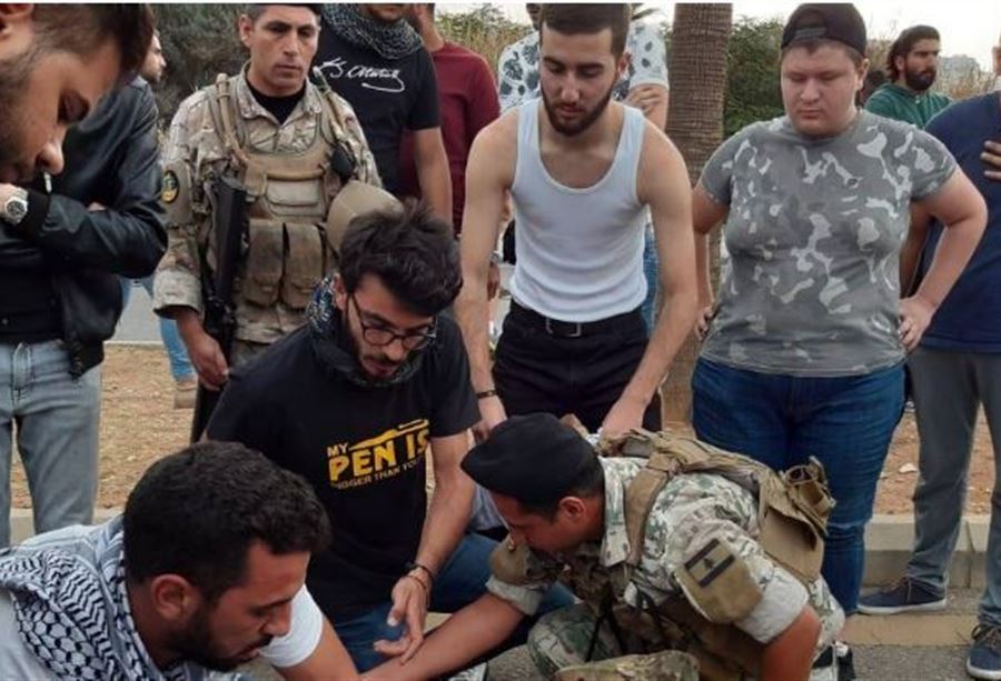 5 جرحى خلال فتح طريق الأولي