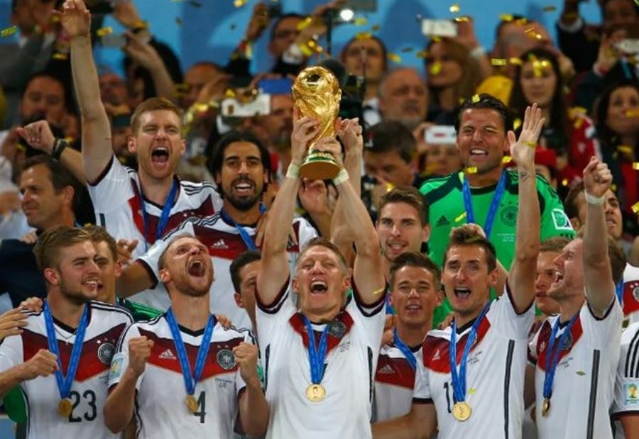 "مقابلة زوجتي للمرة الأولى كانت أكثر قلقًا من نهائي كأس العالم"!