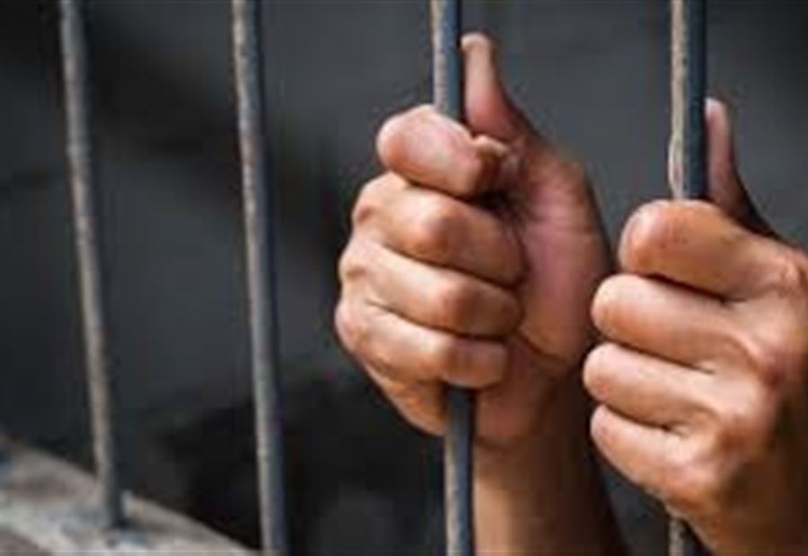توقيف 26 شخصا يدخلون خلسة في حافلة ركاب