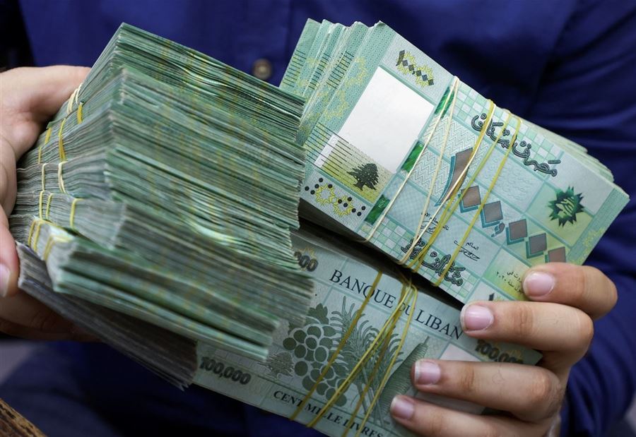 للمرّة الأولى بتاريخ لبنان... الدولار يتخطى الـ100 ألف ليرة!