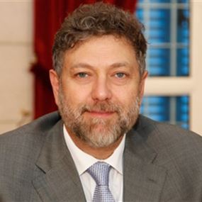 افرام "يعفي البلديات" 
