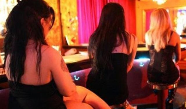 توقيف شبكة لتبادل الزوجات عبر الفايسبوك توقيف شبكة لتبادل الزوجات عبر الفايسبوك