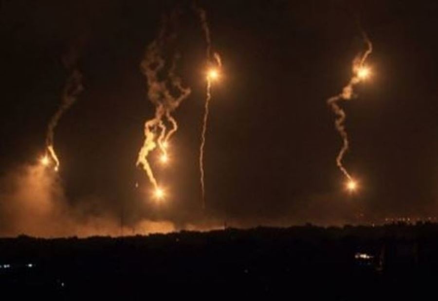إسرائيل تُطلق قنابل مضيئة جنوباً  إسرائيل تُطلق قنابل مضيئة جنوباً