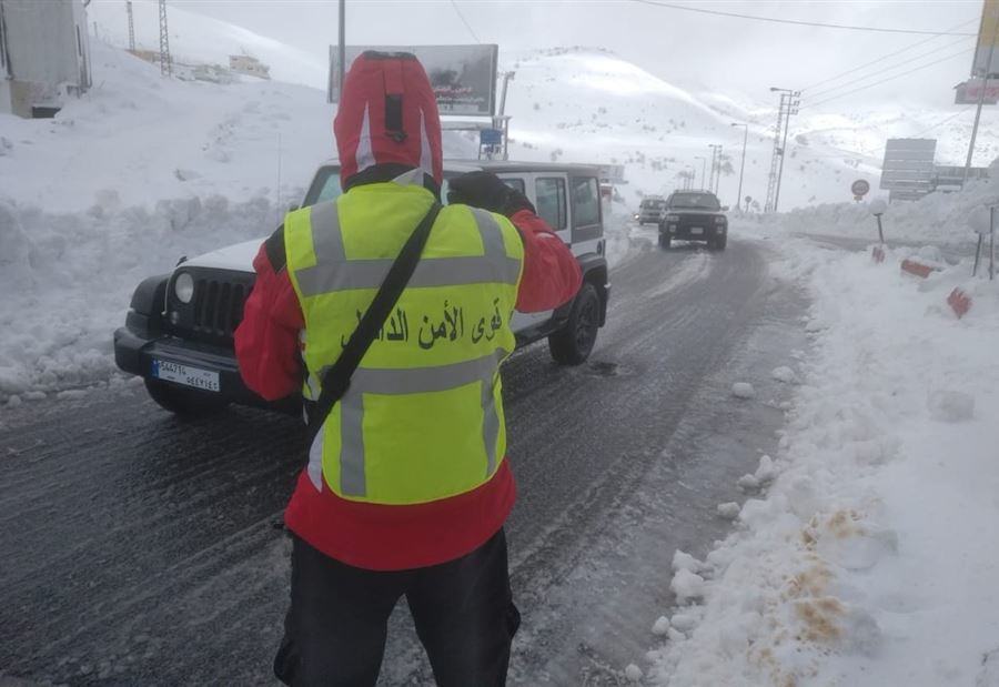 مئات الأشخاص والسيارات.. تفاصيل عمليات الإنقاذ في العاصفة