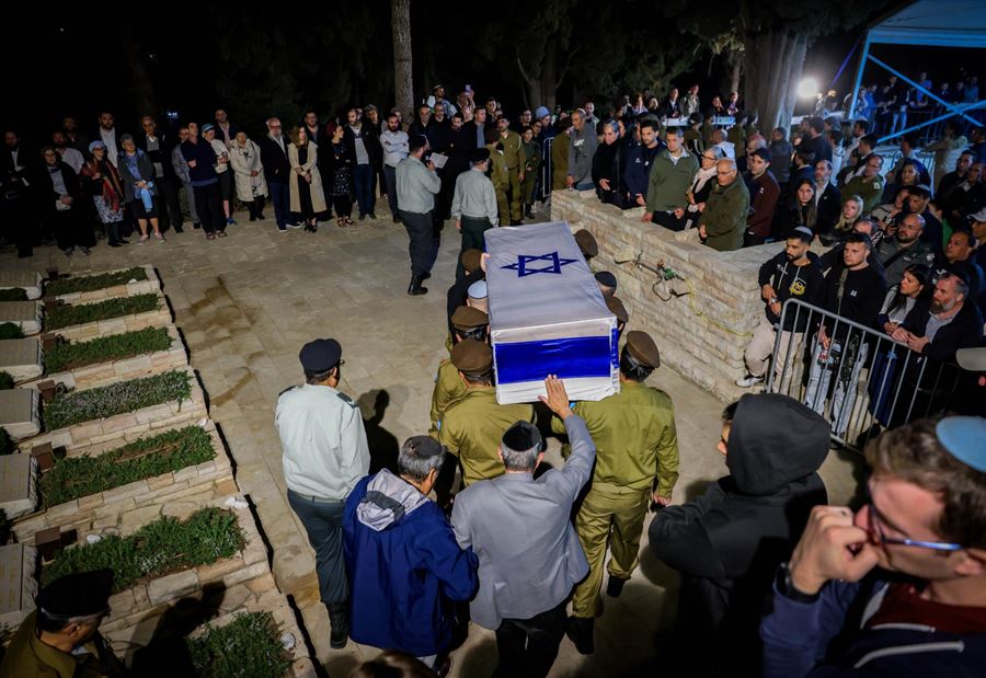 مقتل 14 جنديًا إسرائيليًا في معارك نهاية الأسبوع