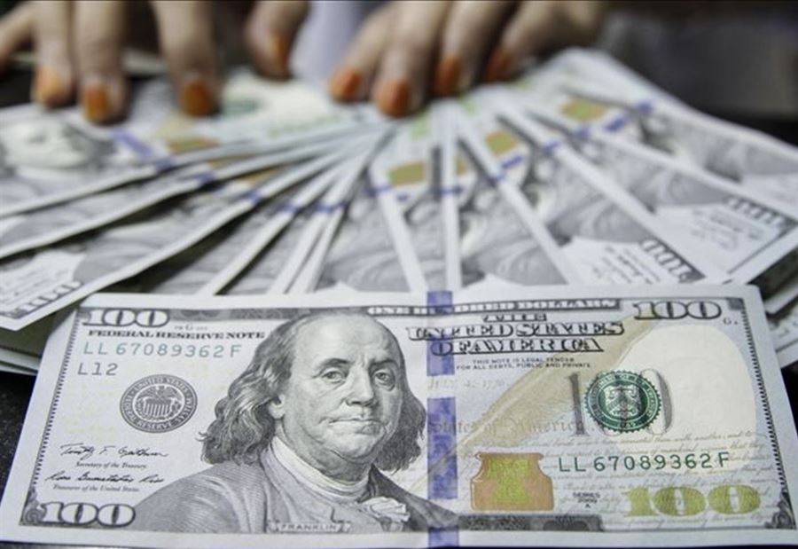 كيف أقفل سعر الدولار في السوق السوداء؟