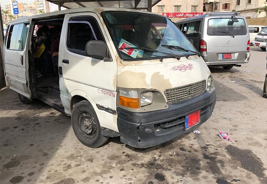 "إما 5 ركّاب أو حرق الفانات"!