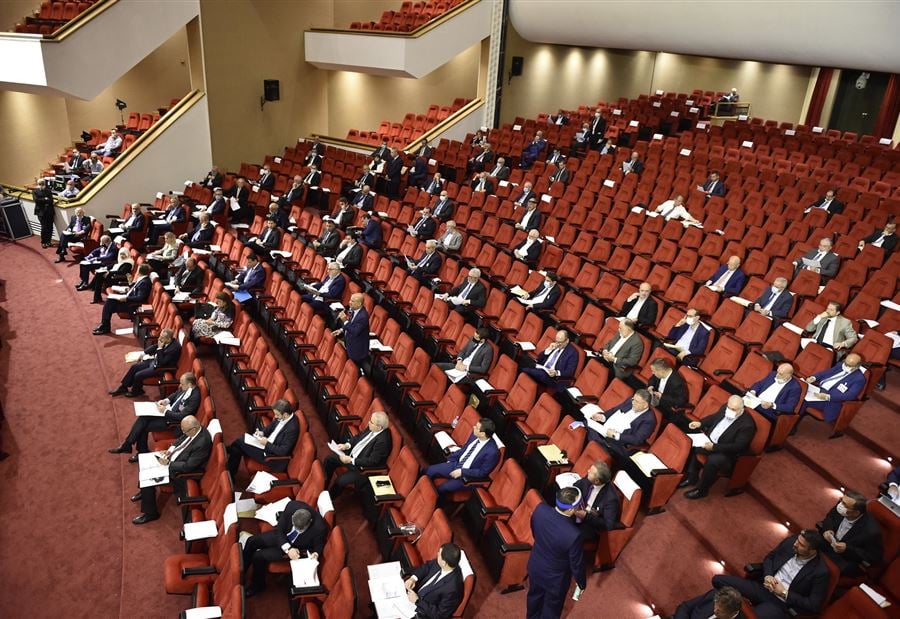 باسيل يهدد بمغادرة الجلسة..وبري:"هالكلمة ما بدي إسمعها"