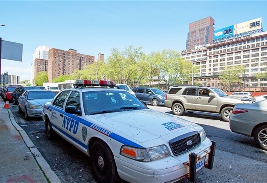 رجلٌ واحد يستهدف بالحجارة 3 قنصليات في نيويورك رجلٌ واحد يستهدف بالحجارة 3 قنصليات في نيويورك