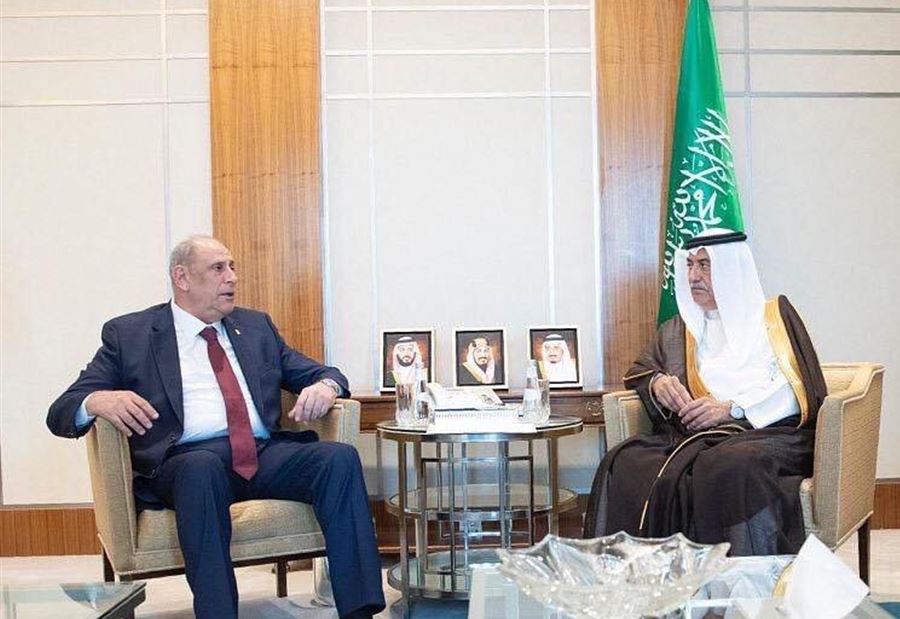لبنان يدعو السعودية للمشاركة في القمة الإقتصادية