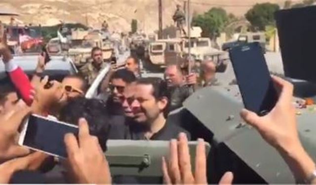بالفيديو..هكذا اعترضوا موكب الحريري في راس بعلبك!