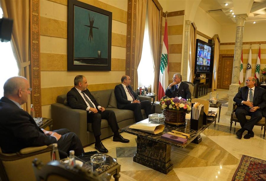 المشنوق عرض مع سفير تركيا العلاقات