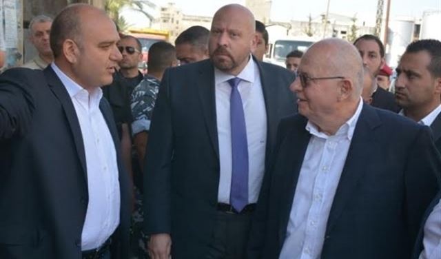بالصورة.. كبارة يأخذ المحافظ " Taxi"