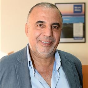 رئيس بلدية عاليه يطلق النار على عمّال لإيقاف أشغالهم