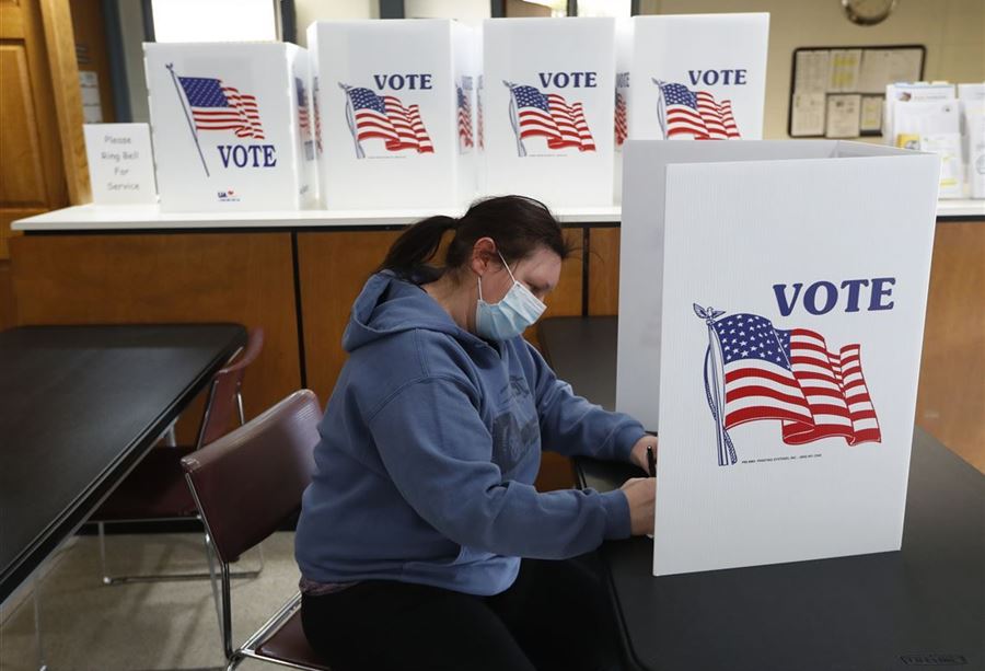 لبنانيون يُعلقون مصيرهم على نتائج الإنتخابات لبنانيون يُعلقون مصيرهم على نتائج الإنتخابات