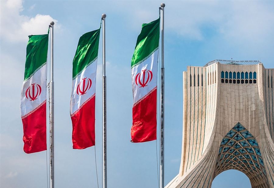 دبلوماسي إيراني منشق يكشفُ: طهران تحتضنُ "القاعدة" دبلوماسي إيراني منشق يكشفُ: طهران تحتضنُ "القاعدة"