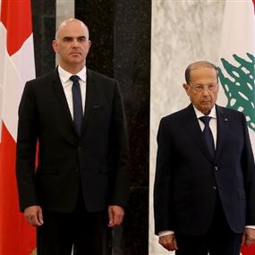 عون: على الحريري المبادرة والمباشرة بتشكيل الحكومة عون: على الحريري المبادرة والمباشرة بتشكيل الحكومة