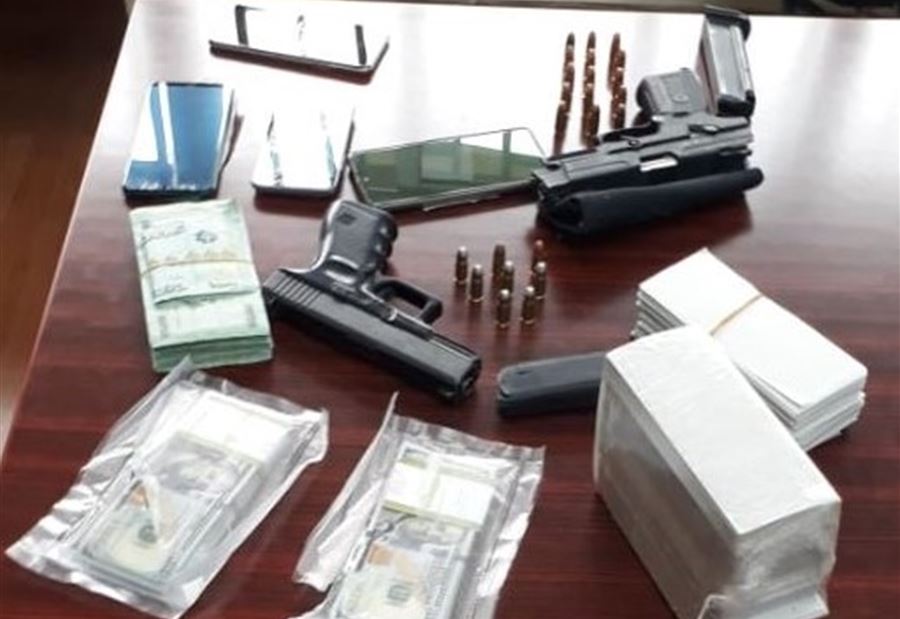 بالصورة: عصابة محترفة توهم المواطنين بتصريف العملة الأميركية بالصورة: عصابة محترفة توهم المواطنين بتصريف العملة الأميركية