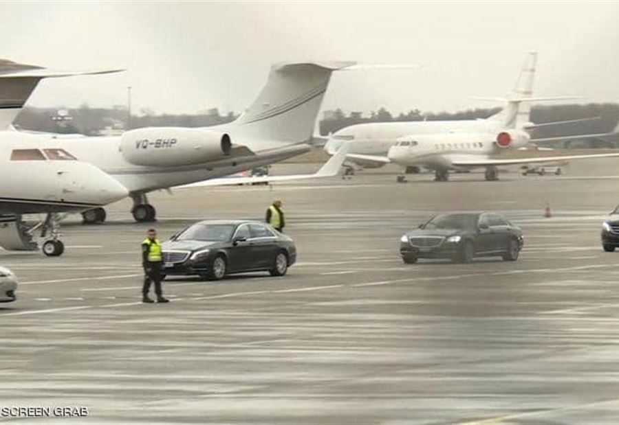 طائرة بوتفليقة تغادر مطار جنيف باتجاه الجزائر 