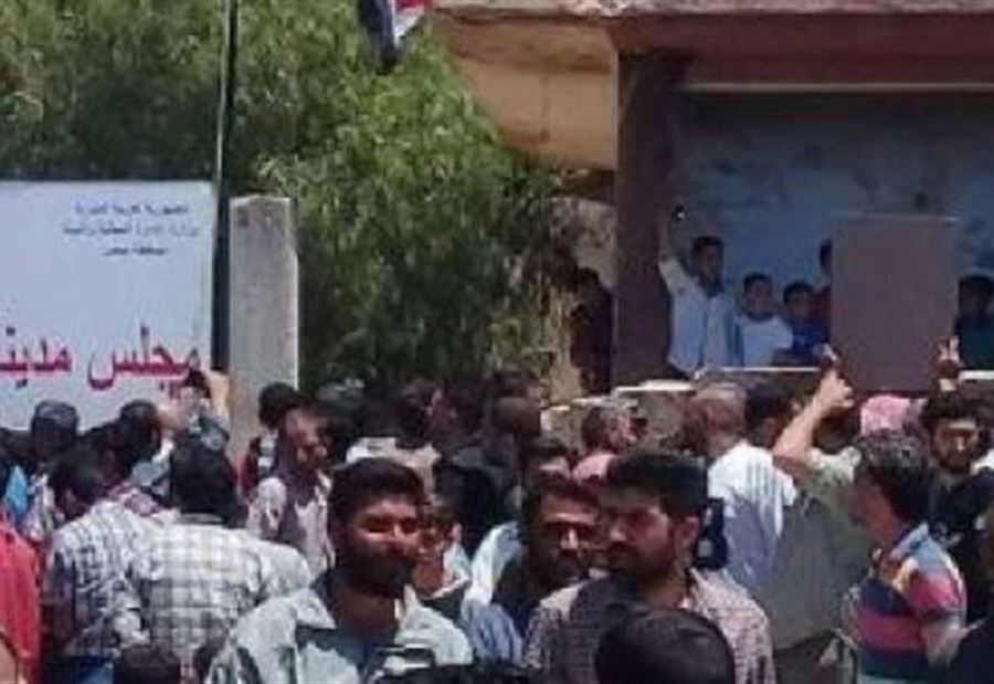 أهالي الرستن وتلبيسة يعودون إلى منازلهم وسط سوريا أهالي الرستن وتلبيسة يعودون إلى منازلهم وسط سوريا