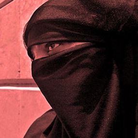  انتحاريات غير تقليديات 