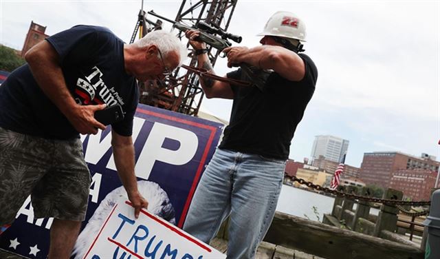 ترامب متهم بالتحريض على اغتيال كلينتون