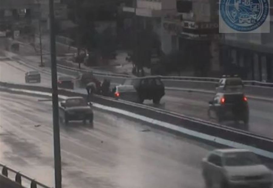 بالفيديو: طلب من التحكم المروري الى السائقين 