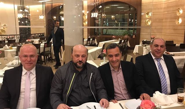 تكريم مدير كلية الاعلام.. والرياشي كان زميله في الدراسة! تكريم مدير كلية الاعلام.. والرياشي كان زميله في الدراسة!