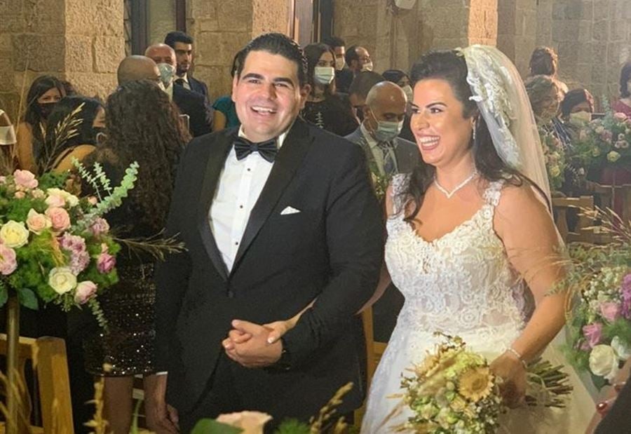 بالفيديو: الإعلامي أبو زيد يدهش المدعوّين في ليلة زفافه