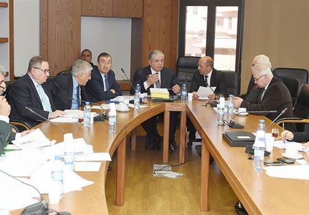 جلسة لفرعية الدفاع الاثنين