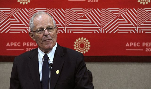 رئيس البيرو يرفض الاستقالة بعد فضيحة فساد