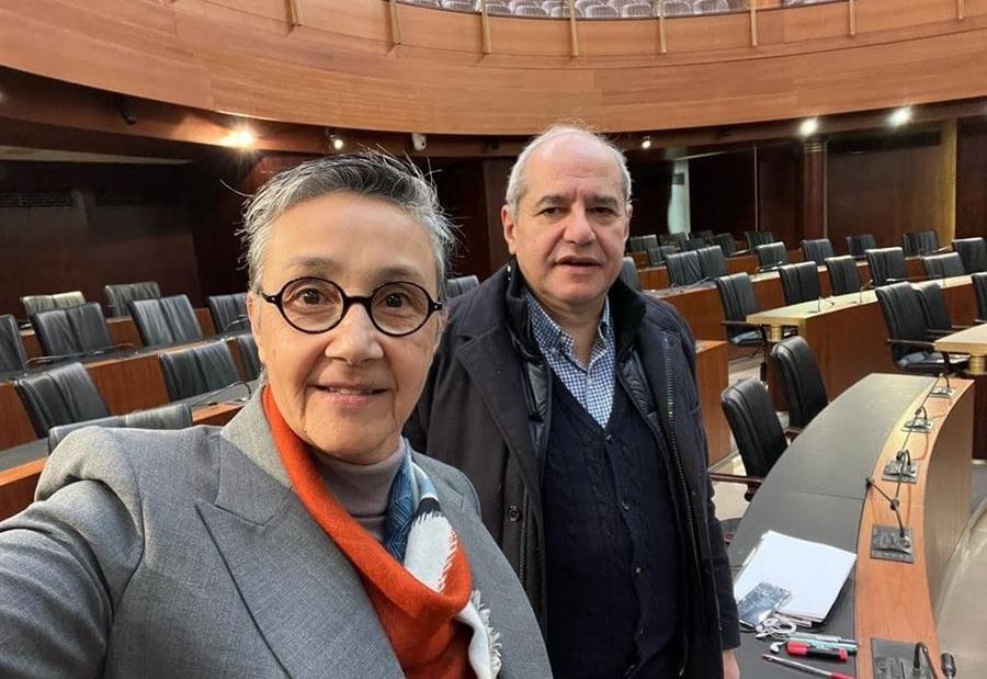 168 يوماً على اعتصامه وصليبا... خلف يستعين بالإنجيل: مرتا مرتا!