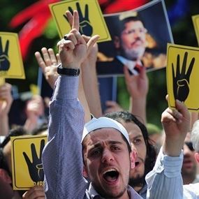 القاهرة تتحفظ على أموال 65 من "الإخوان" القاهرة تتحفظ على أموال 65 من "الإخوان"