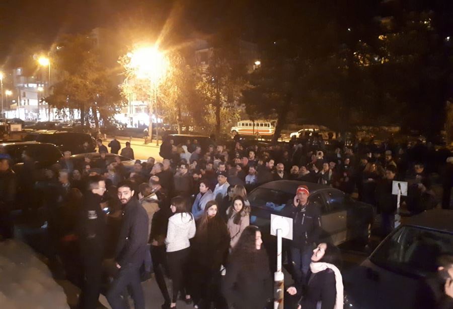 بالصور: توقيف صاحب شركة ميموزا... والموظفون يعتصمون