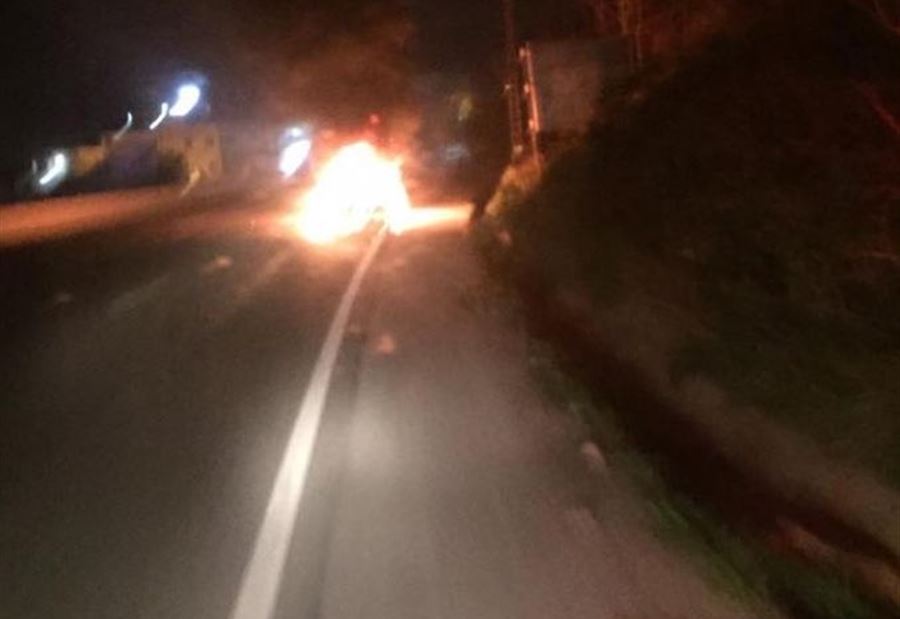 بالصور: حريق سيارة في الصفرا بالصور: حريق سيارة في الصفرا