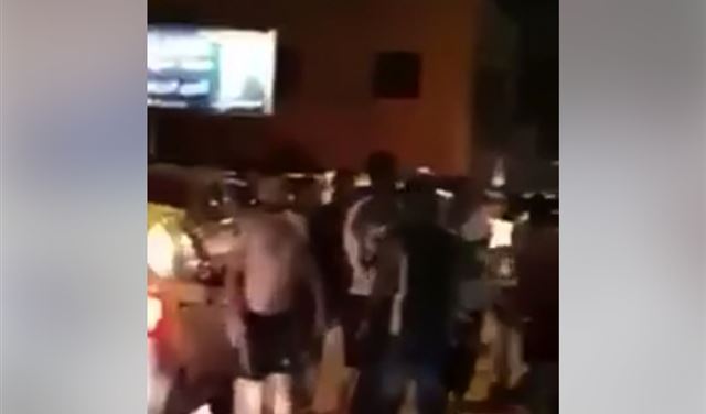 بالفيديو..إشكال وتضارب بالسكاكين في المعاملتين بالفيديو..إشكال وتضارب بالسكاكين في المعاملتين