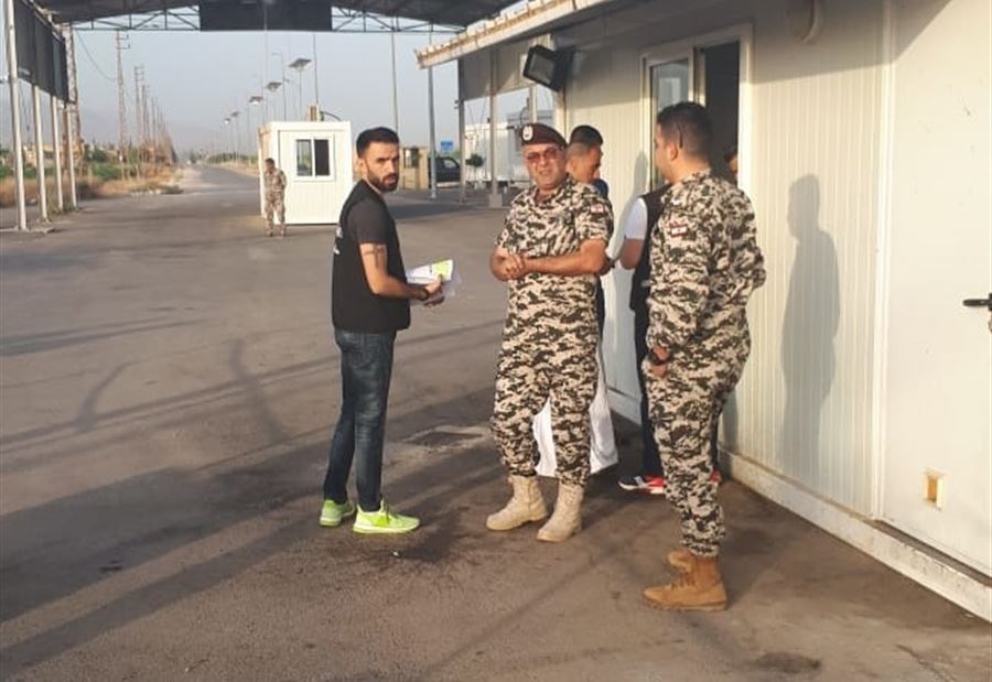 بالصور: نازحون سوريون يستعدون لمغادرة لبنان