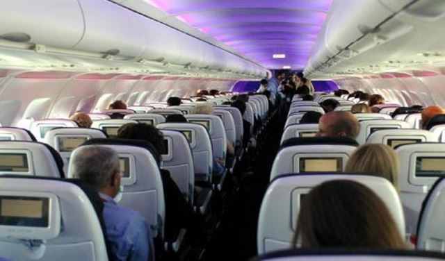 ما هي أقل المقاعد ارتجاجاً على متن الطائرة؟