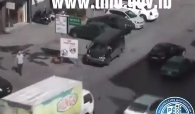 بالفيديو.. "بدك 350 راكب لتدفع كلفة 100 متر عكس السير"