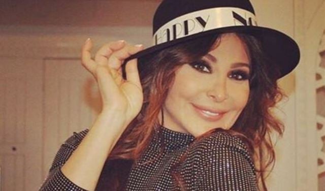 إليسا تستمتع بمولودها الجديد في لندن