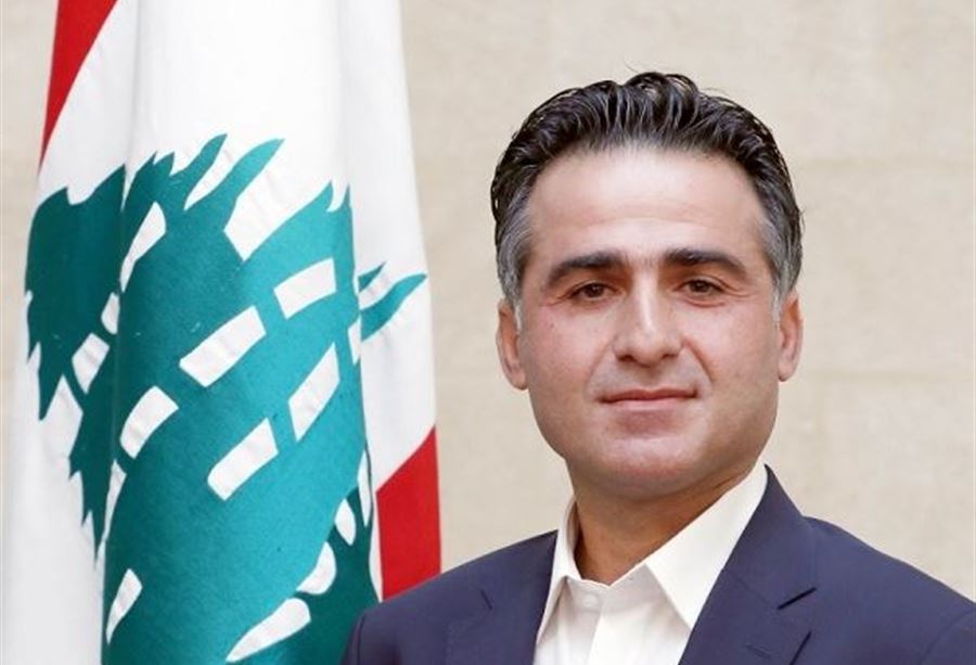 تعميمٌ لوزير الأشغال يتعلّق بـ"لوحات الإعلانات"